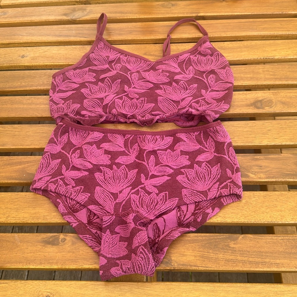 Anthropologie bralette/briefs set, size M & adj. Fuchsia/burgundy. VG used cond.